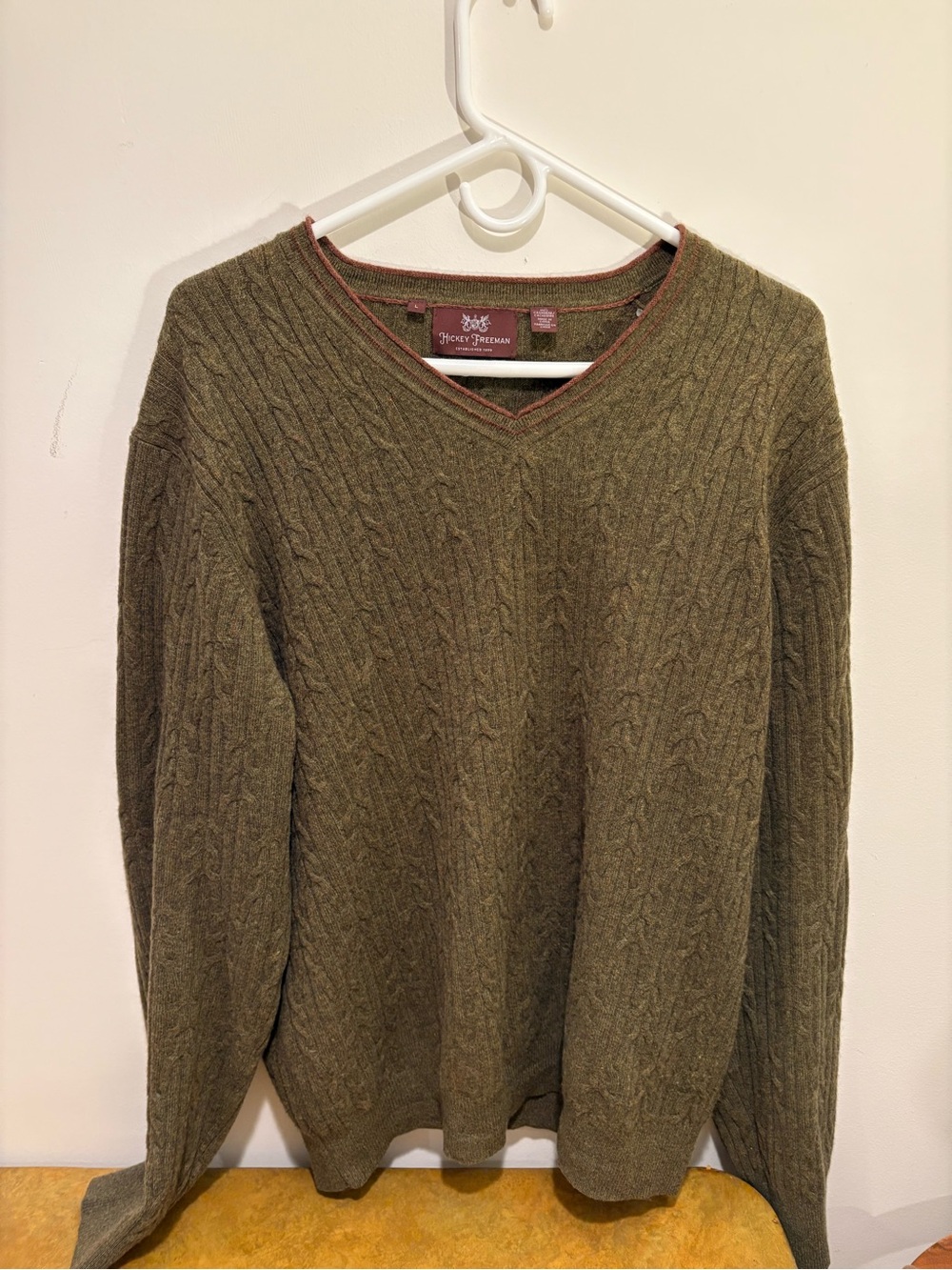 Hickey Freeman Olive Green Cable-Knit V-Neck Sweater with Contrast Trim